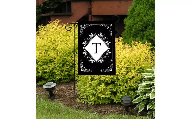 Drapeau de jardin double face, 30x45 cm, adapté à une utilisation en extérieur, drapeau de jardin lettre T noir et blanc.
