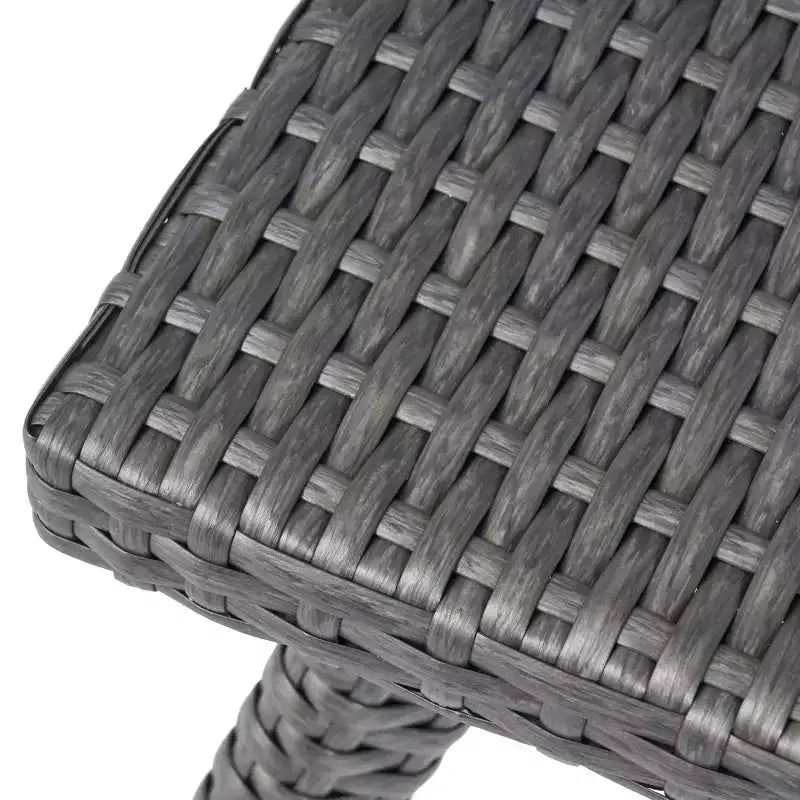 Table d'appoint d'extérieur en rotin avec pieds incurvés