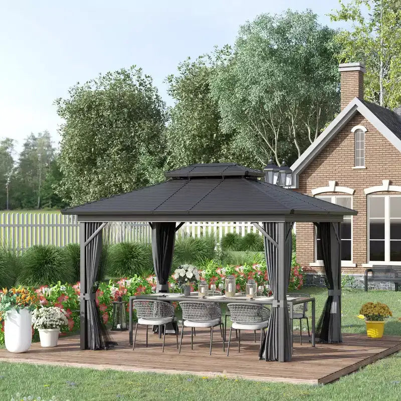 Tonnelle de jardin en métal à toit rigide avec parois latérales grillagées et rideaux, tonnelle à double toit